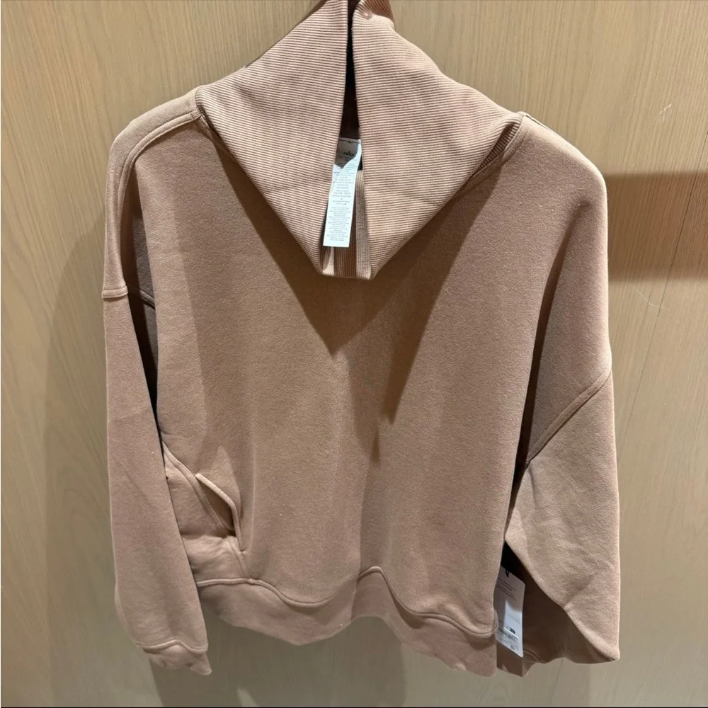 NWT ALO YOGA Hazy Mock Neck Pullover Toasted Almond - Picture 6 of 9